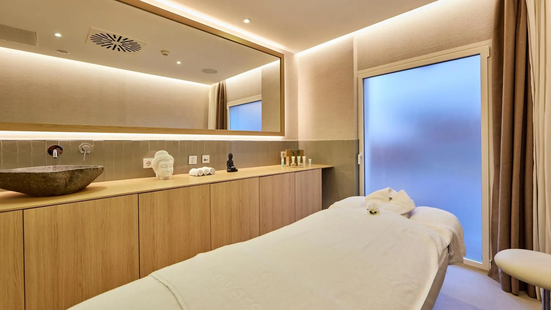Universal Hotel Aquamarin Sant Elm